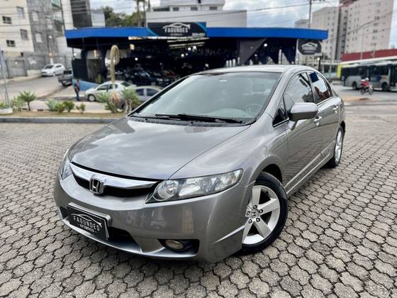 HONDA CIVIC 1.8 LXS 16V FLEX 4P AUTOMÁTICO HONDA CIVIC 1.8 LXS 16V FLEX 4P AUTOMÁTICO